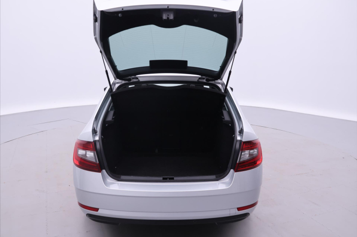 Škoda Octavia 1,6 TDI 85kW DSG CZ Style DPH