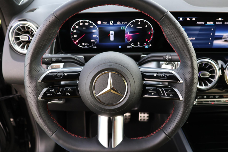 Mercedes-Benz GLB 2,0 200d 4MATIC AMG Premium+