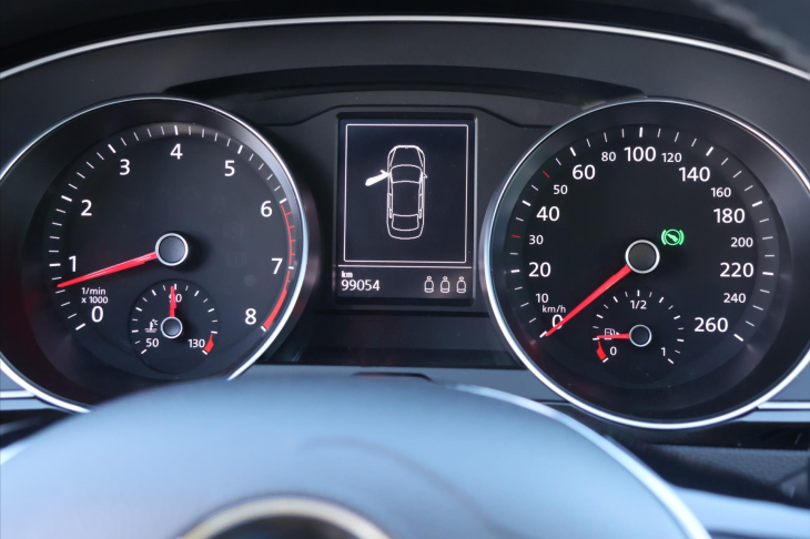 Volkswagen Passat 1,4 TSI 110kW DSG Comfort LED