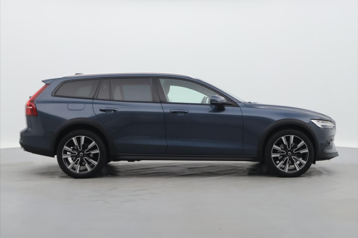 Volvo V60 2,0 145kW D4 4x4 DPH Cross Country