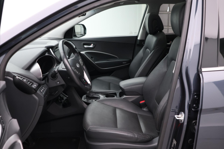 Hyundai Grand Santa Fe 2,2 CRDI 145kW CZ Luxury DPH