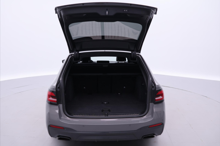 BMW Řada 5 2,0 520d 140kW AT Touring DPH