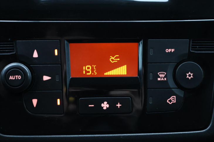 Citroën Jumper 2,0 HDi 120kW L2H2 8-Míst DPH