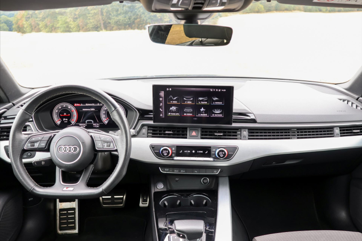 Audi A4 2,0 TFSI S-line Virtual DPH