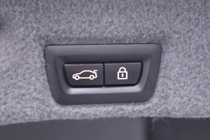 BMW Řada 7 3,0 190kW Xdrive ALU Kůže Šíbr