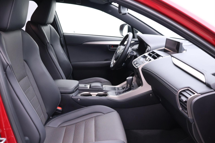 Lexus NX 300h 2,5 4WD 114kW