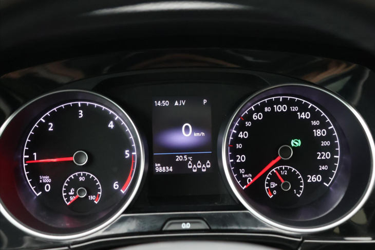 Volkswagen Touran 2,0 TDI DSG Highline 7Míst DPH