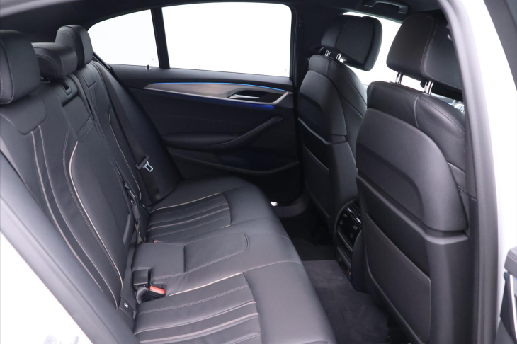 BMW Řada 5 2,0 530e xDrive 135kW CZ DPH