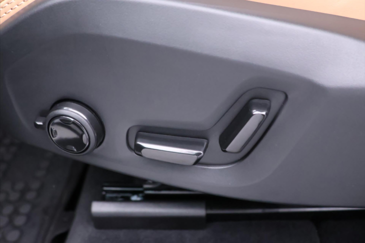 Volvo XC60 2,0 B5 AWD 184kw Ultra Dark