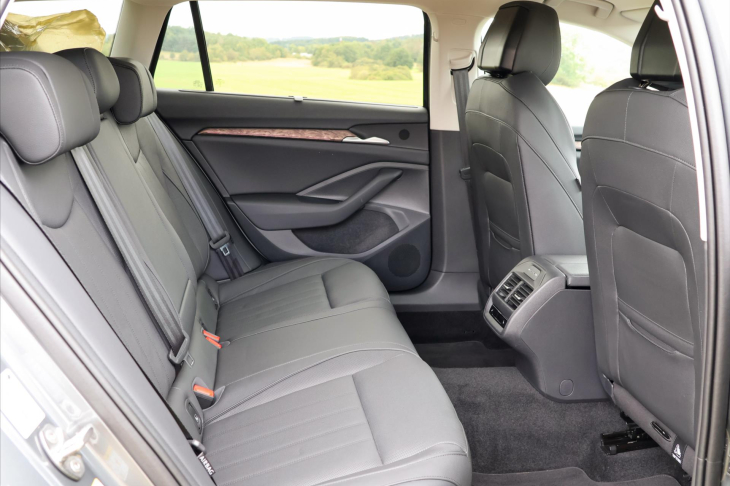 Škoda Superb 2,0 TDI DSG Laurin&Klement DPH