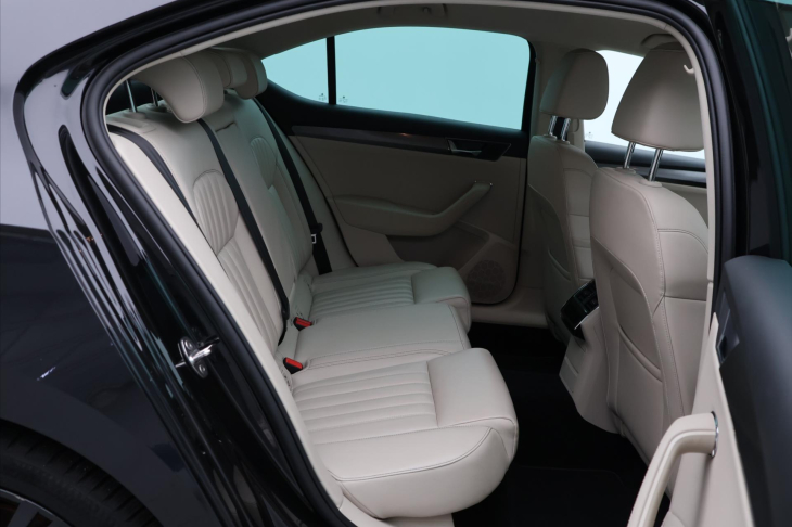 Škoda Superb 2,0 TDI 147kW Style 4x4 Kůže