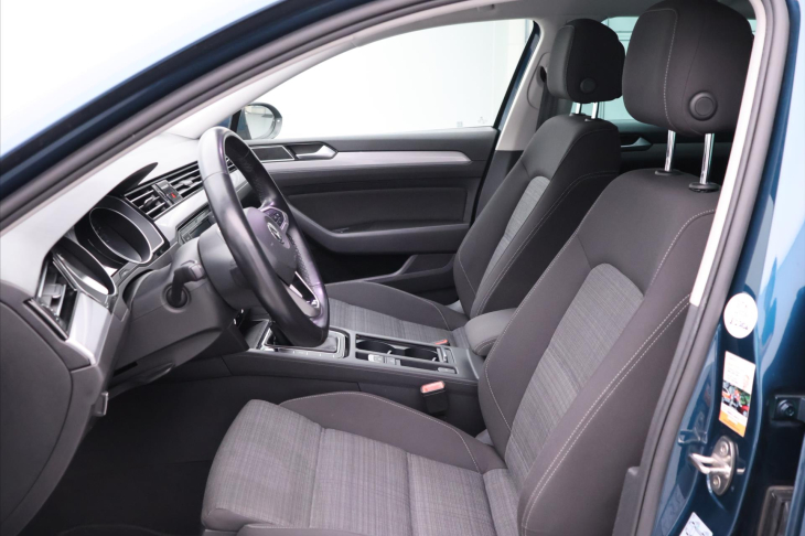 Volkswagen Passat 1,5 TSI 110kW CZ Business LED
