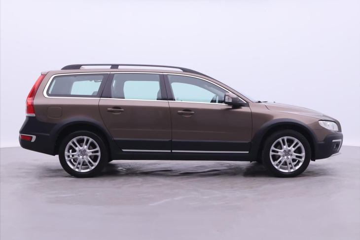 Volvo XC70 2,4 D4 133kW Aut. AWD Summum