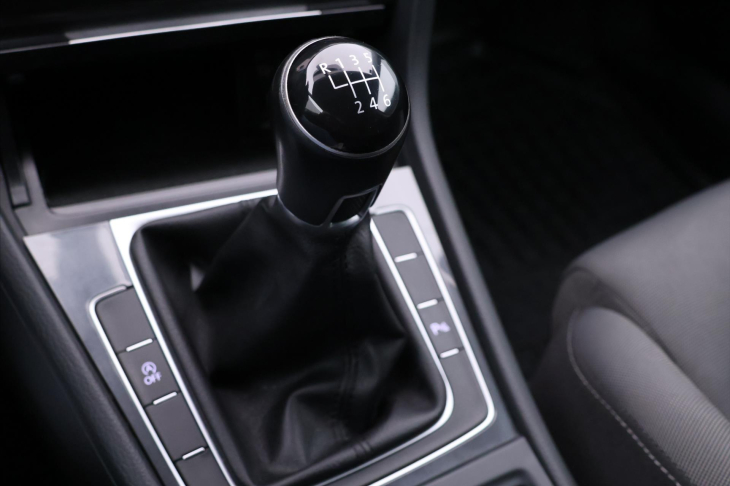 Volkswagen Golf 1,4 TSI 92kW CZ Highline LED