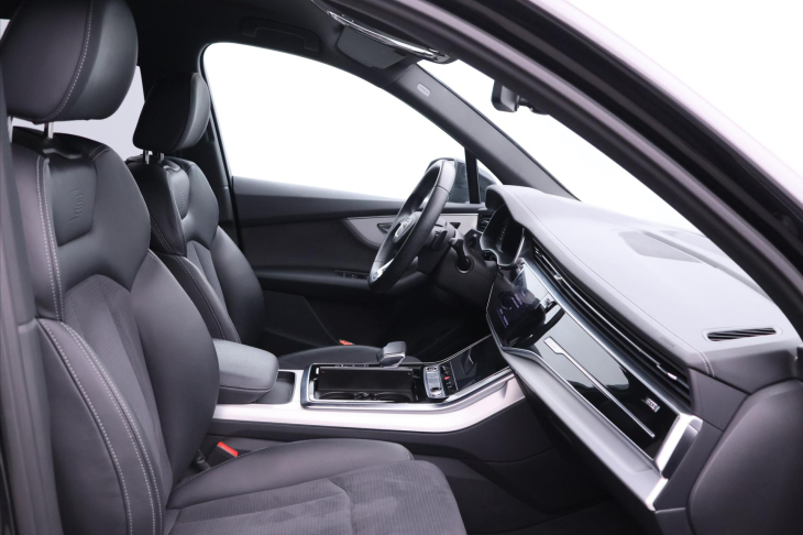 Audi Q7 3,0 50TDI 210kW S line CZ DPH