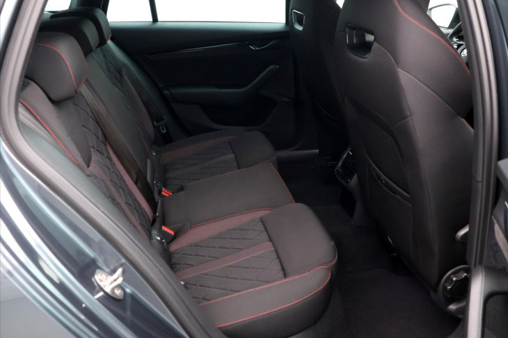 Škoda Octavia 2.0 TSI 180kW RS DSG 1.Maj LED
