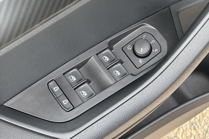 Škoda Karoq 2,0 TDI Sportline 4x4 DSG 1.maj