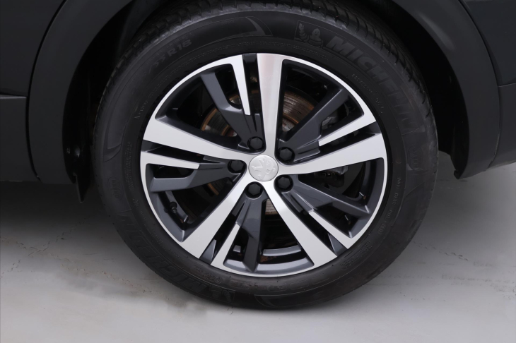 Peugeot 3008 1,2 PT 96kW CZ Allure 1Maj DPH