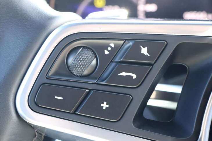 Porsche Cayenne 3,0 EHV 340kW Platinum DPH
