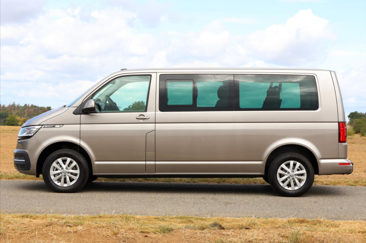 Volkswagen Transporter 2,0 TDI DSG Bulli Long 9-Míst