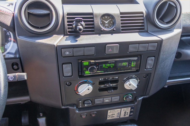 Land Rover Defender 2,2 TD Crew Cab Nový motor