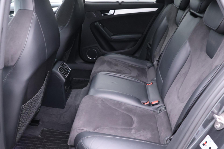 Audi RS 4 4.2 FSI V8 331kW 1.Maj Serviska