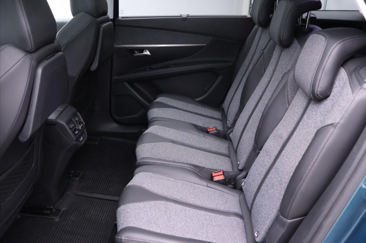 Peugeot 5008 1,5 HDI 96kW Allure CZ 7-Míst