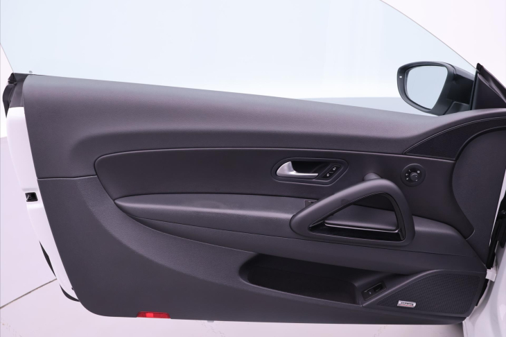 Volkswagen Scirocco 2,0 TSI 195kW R Serv.kniha