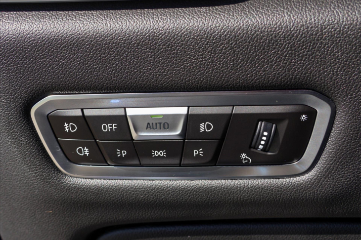 BMW X5 3,0 xDrive40i M-paket CZ DPH