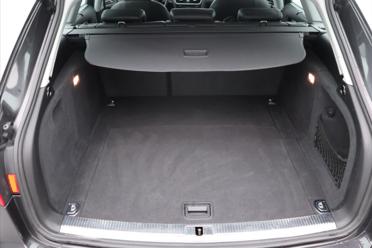 Audi A4 2,0 TDi 100kW Kůže Pano Navi