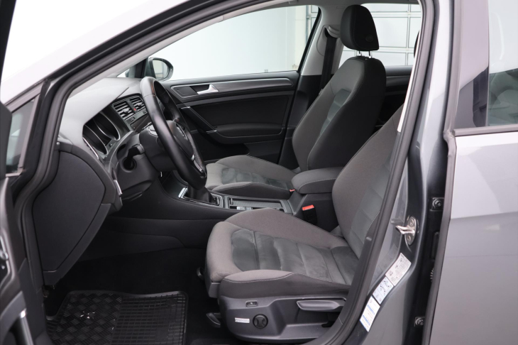 Volkswagen Golf 1,0 TSI 81kW Comfortline CZ