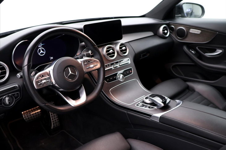 Mercedes-Benz Třídy C 2.0 300d 180kW 4Matic CZ DPH