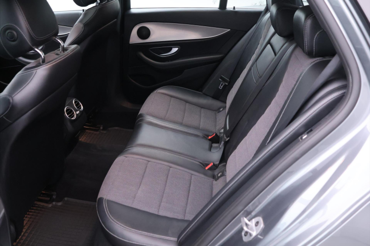 Mercedes-Benz Třídy E 2,9 400d 250KW 4Matic FULL LED
