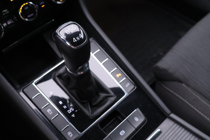 Škoda Superb 2,0 TDI 140kW DSG 4x4 CZ DPH