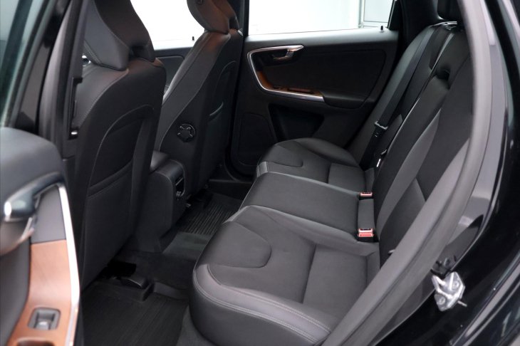 Volvo XC60 2,0 D4 120kW Momentum AUT