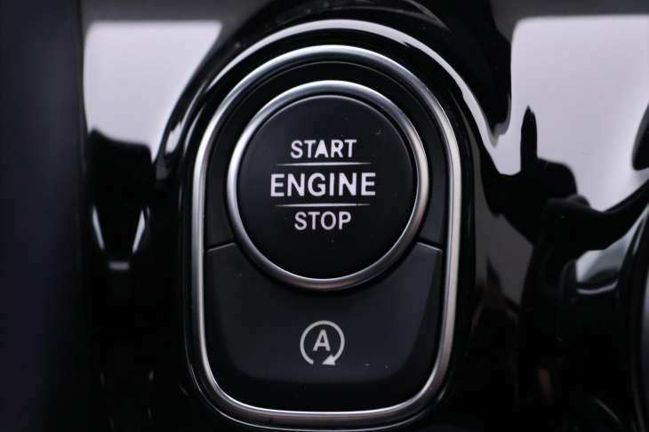 Mercedes-Benz Třídy A 2,0 A220 140kW Aut. AMG-Line