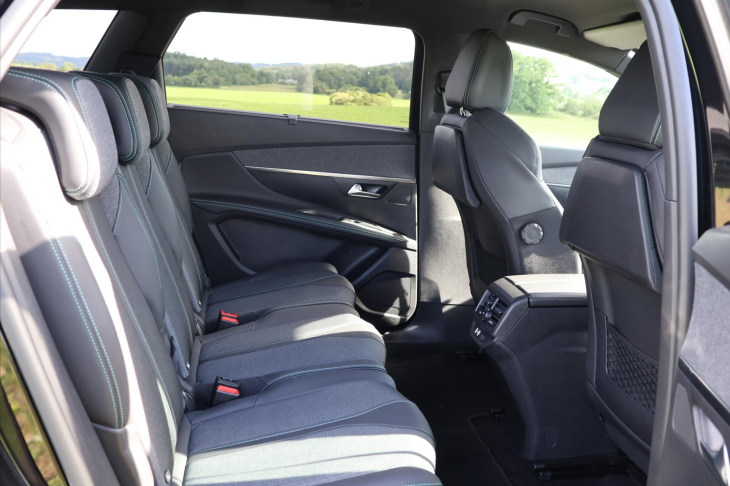 Peugeot 5008 1,2 PT Aut. Allure 7-Míst DPH