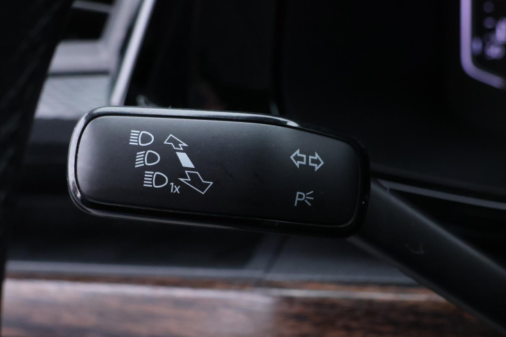 Volkswagen Multivan 2,0 TDI 146kW Highline 4MOT DSG CZ