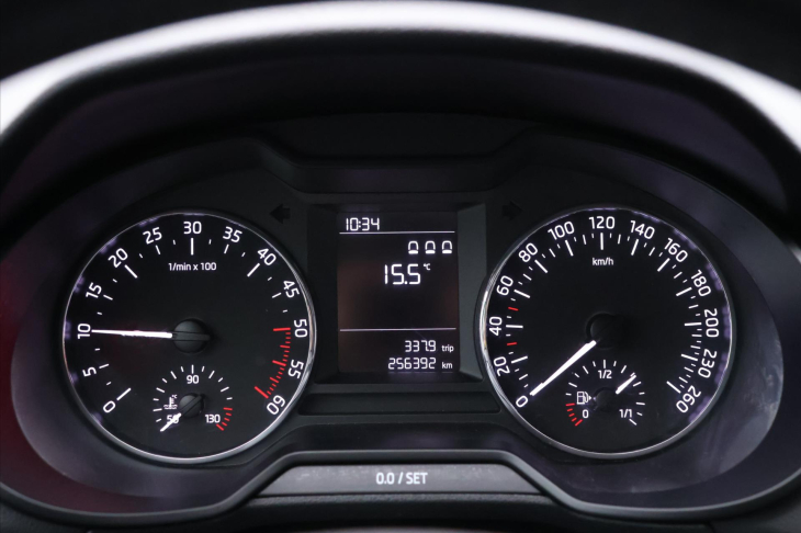 Škoda Octavia 1,6 TDI CZ Klimatizace DPH
