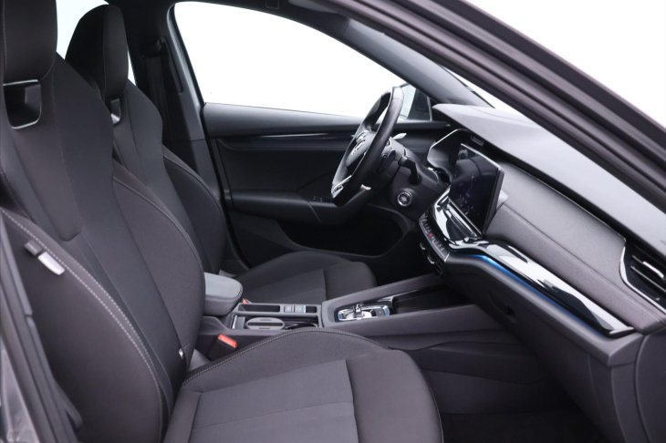 Škoda Octavia 2,0 TDI DSG Sportline DPH