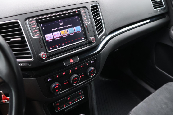 Volkswagen Sharan 2,0 TDI 130kW DSG 4Motion CZ