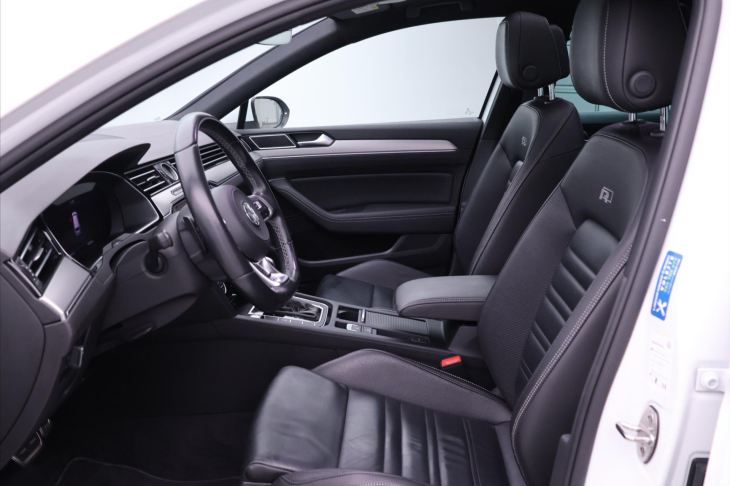 Volkswagen Passat 1,5 TSI DSG R-line Matrix DPH