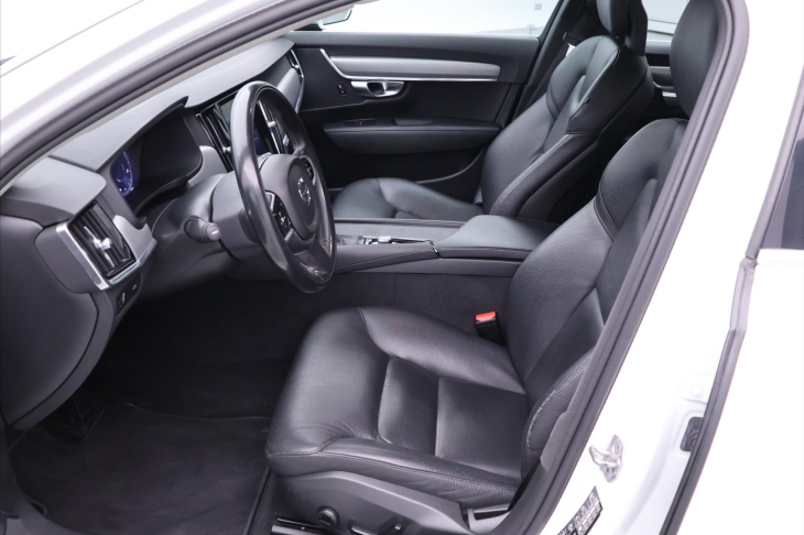 Volvo S90 2,0 D5 177kw AWD Momentum CZ DPH