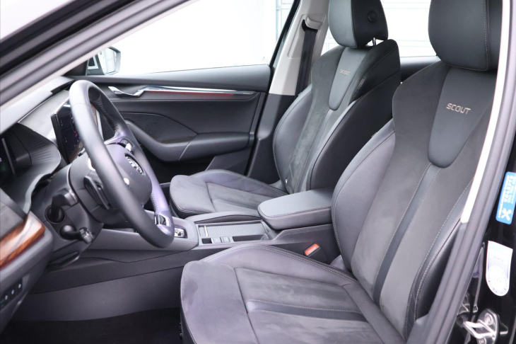 Škoda Octavia 2,0 TDI Scout 4x4 DSG DPH