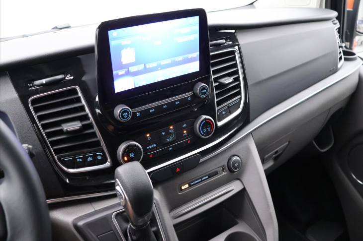 Ford Tourneo Custom 2,0 TDCI 136kW Titanium CZ DPH