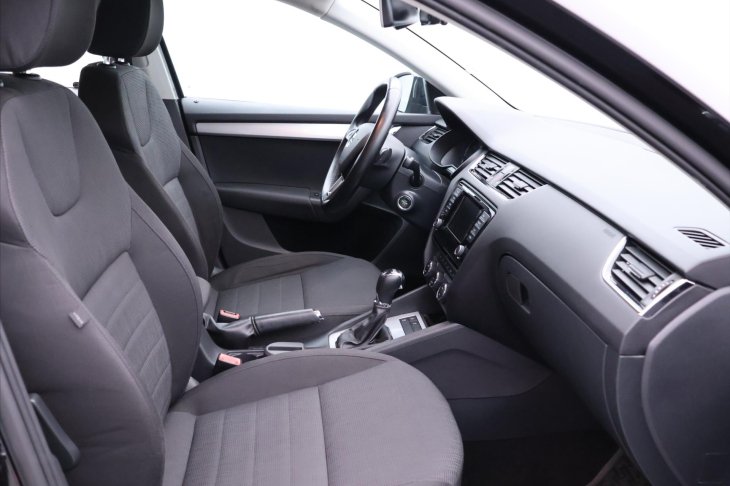 Škoda Octavia 1,8 TSI 132kW DSG Elegance CZ