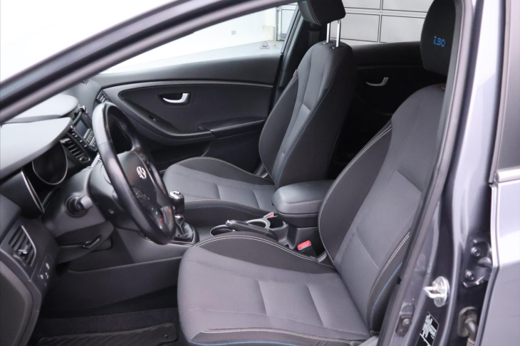 Hyundai i30 1,6 GDI 99kW Weekend CZ