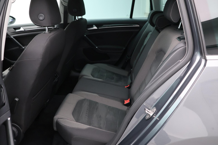 Volkswagen Golf 2,0 TDI 110KW Highline Aut.klima
