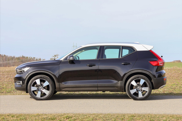 Volvo XC40 2,0 D4 AWD Panorama Tažné