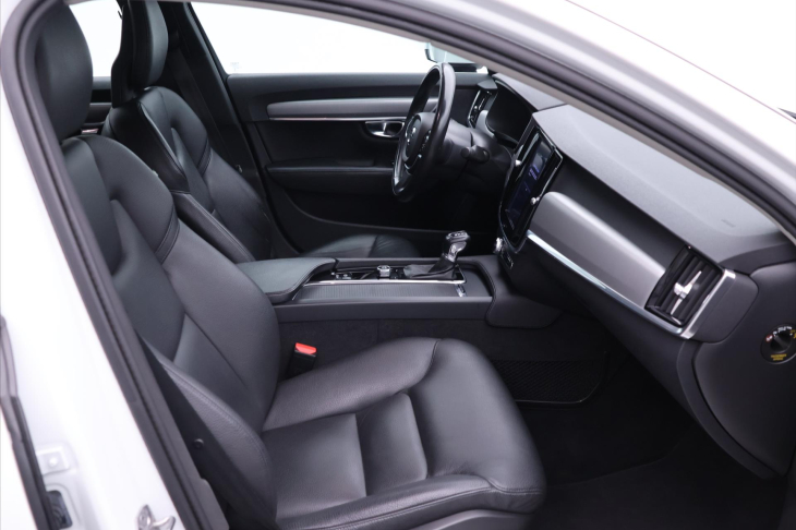 Volvo S90 2,0 D5 177kw AWD Momentum CZ DPH